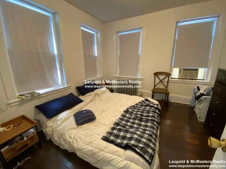 Rent 1 Bedroom Apartment in Beacon Hill with Office Space