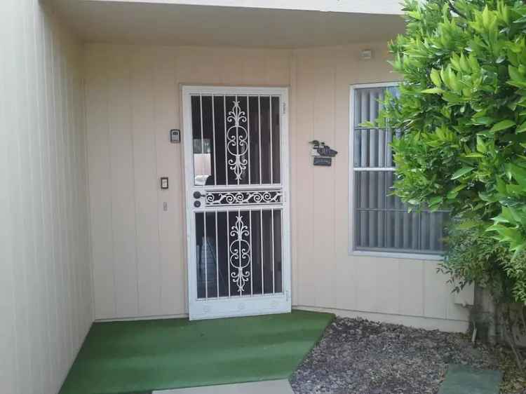 Spacious Apartment for Rent in Sun City with 2 Bedrooms and a Garage