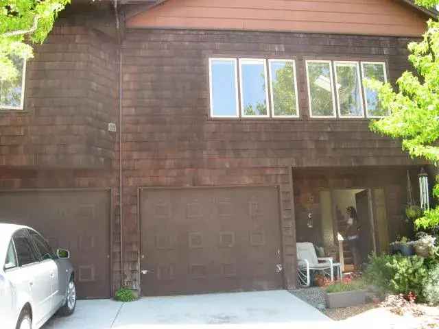 Rent Beach Hill Townhouse for UCSC Students with 4 Bedrooms and 3 Baths