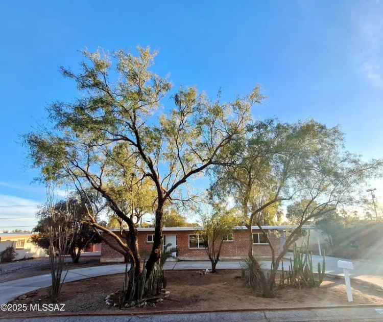 House For Sale in 6932, East 4th Street, Tucson, Arizona