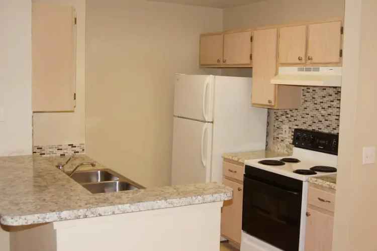 Rent Renovated Apartment in Lakewood Ranch with 2 Bedrooms and 2 Baths