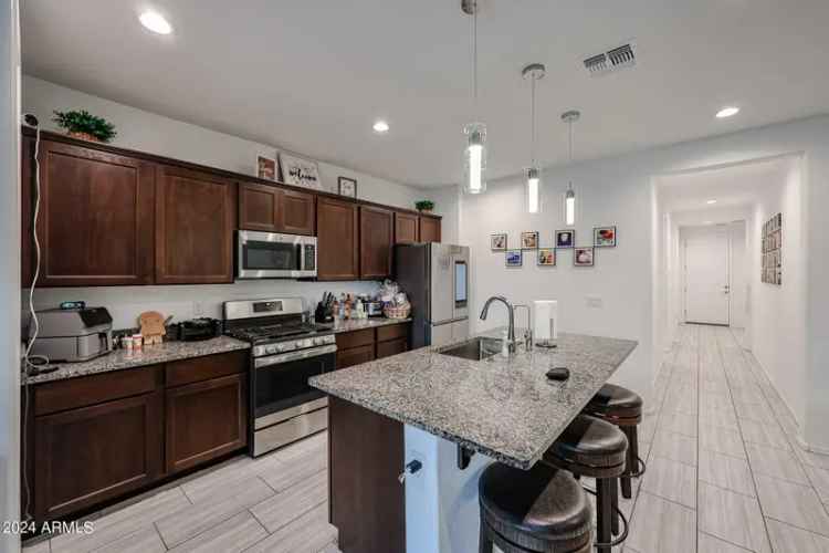 Rent Spacious 4 Bedroom Home in Goodyear with Beautiful Park Views