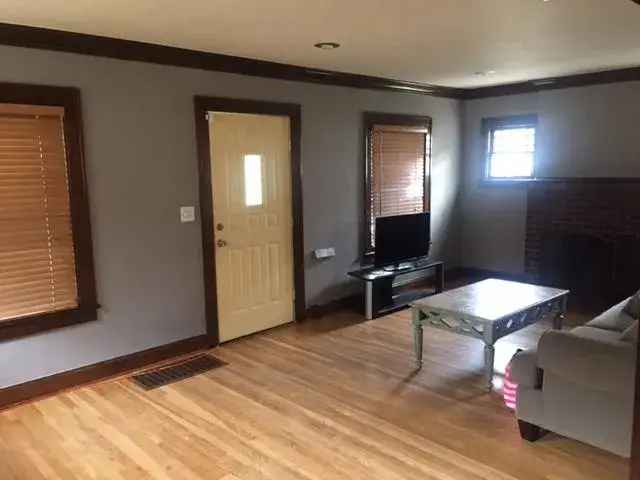 Rent Charming 3 Bedroom Home in Kansas City with Fenced Backyard