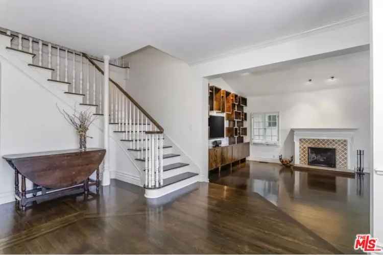 House For Sale in 10610, Wellworth Avenue, Los Angeles, California