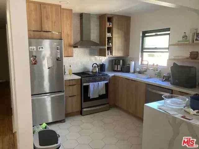 House For Sale in 6733, Colgate Avenue, Los Angeles, California