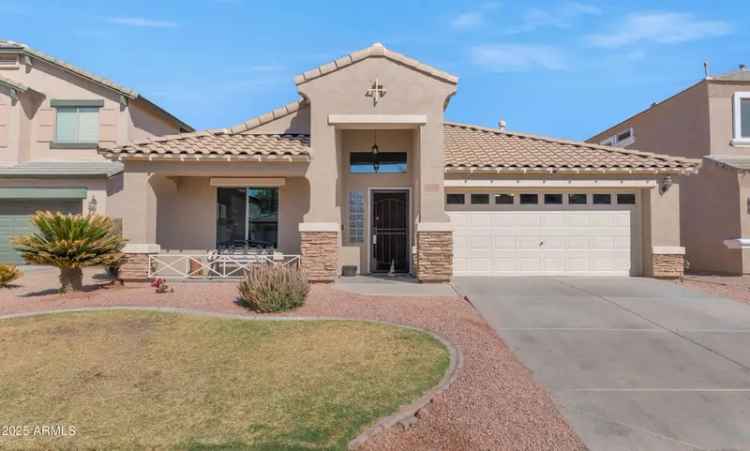 Buy House in Arizona with 3 Bedrooms and Private Backyard