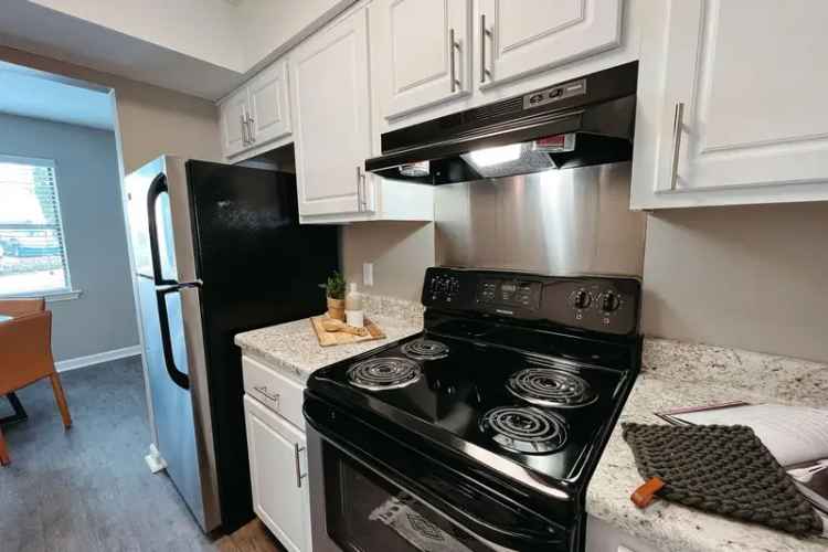 Rent Apartments in Chattanooga with Easy Access to Shopping and Dining