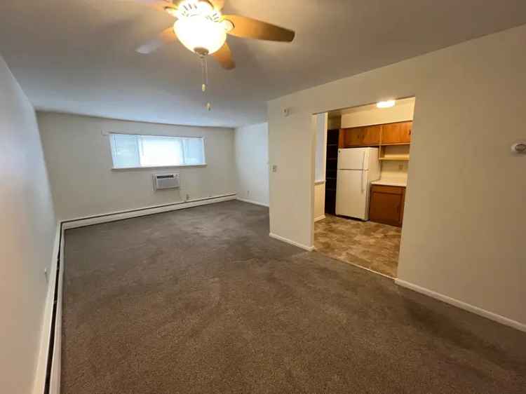 Rent 2nd Floor Apartment in Phoenixville with Great Features