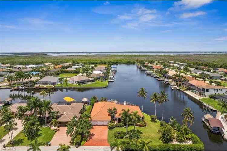 House For Sale in 2512, Southwest 28th Place, Cape Coral, Florida