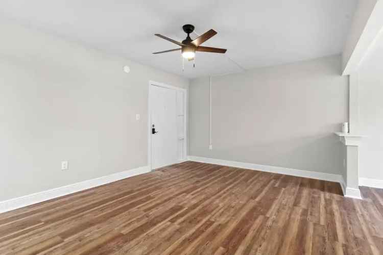 Rent Spacious One Bedroom Apartments Near Park Avenue and Magnolia Drive