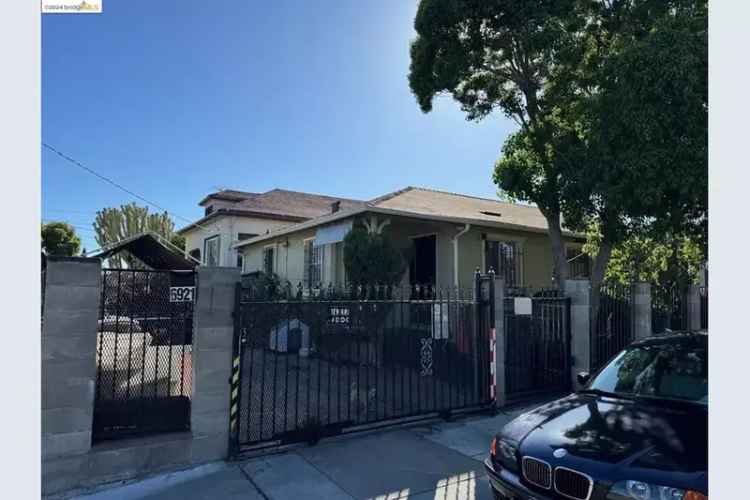 Duplex buy in East Oakland with rental potential and local amenities