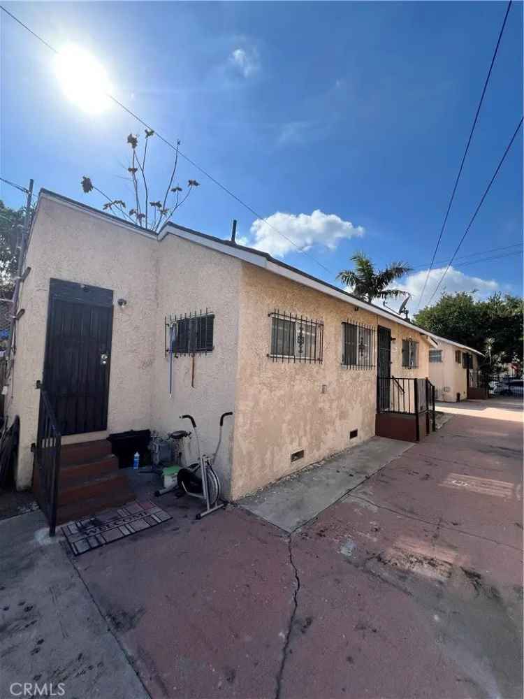 House For Sale in 9706, Beach Street, Los Angeles, California