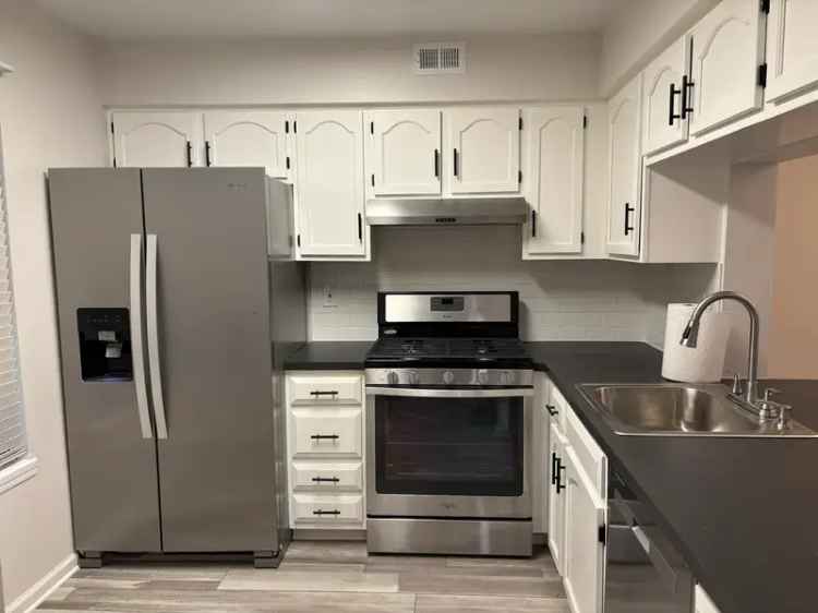 Rent Apartment Condo Near Major Thoroughfares with Custom Renovations