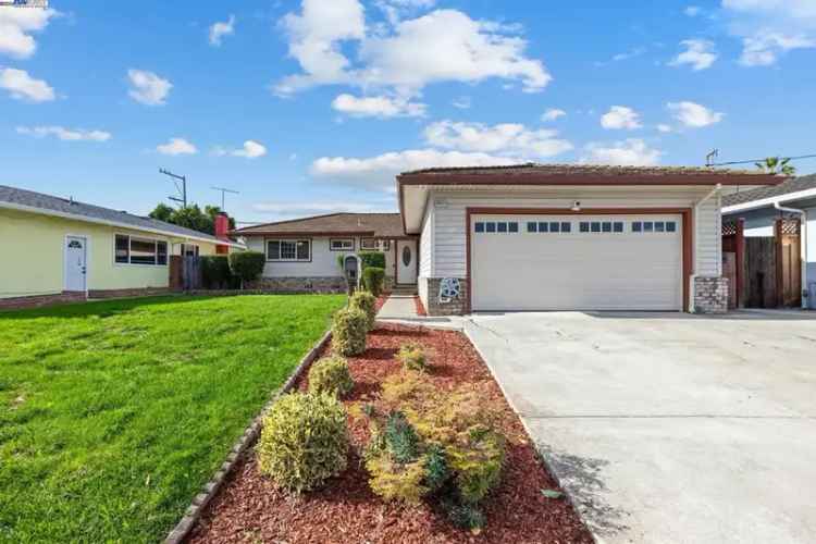 Buy House in Fremont with Spacious Backyard and Convenient Location