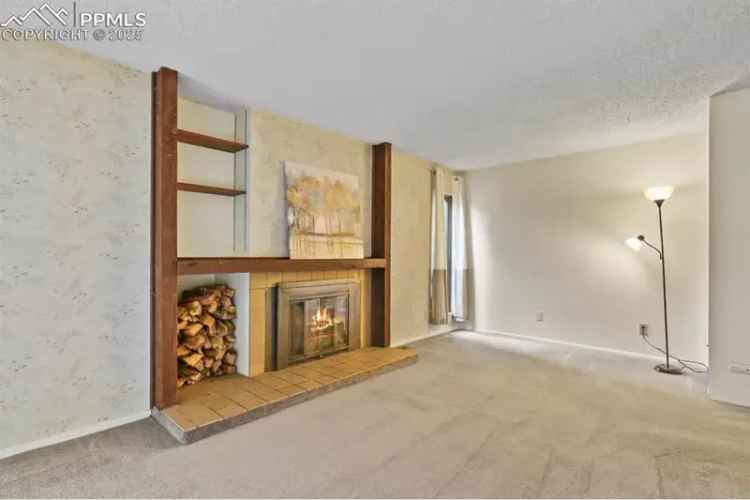 Buy Condo in a Quiet Cul-de-Sac with Community Amenities