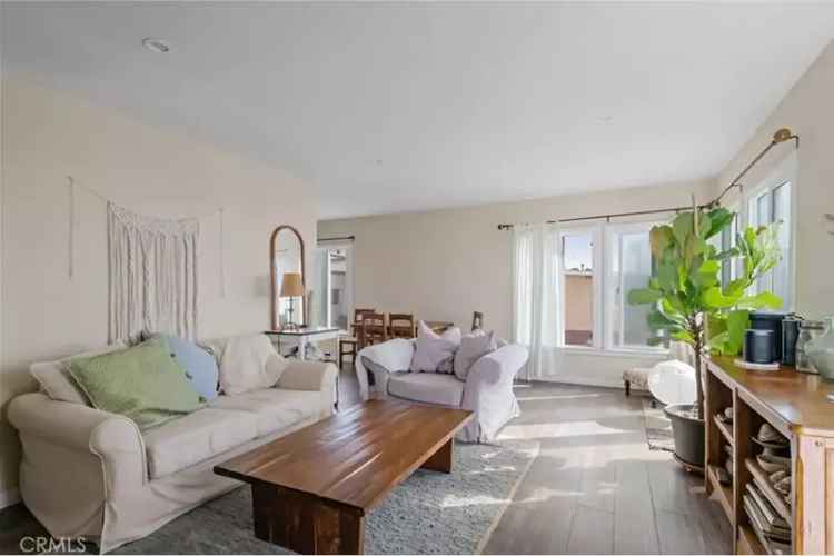 House For Sale in 221, 40th Street, Manhattan Beach, California