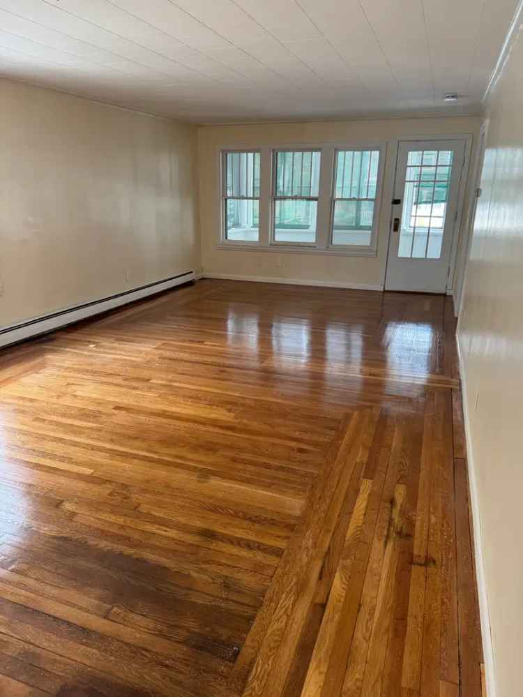 Three Bedroom Apartment for Rent with Modern Finishes and Hardwood Floors