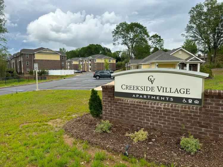 Rent spacious apartments in Easley SC near Main Street