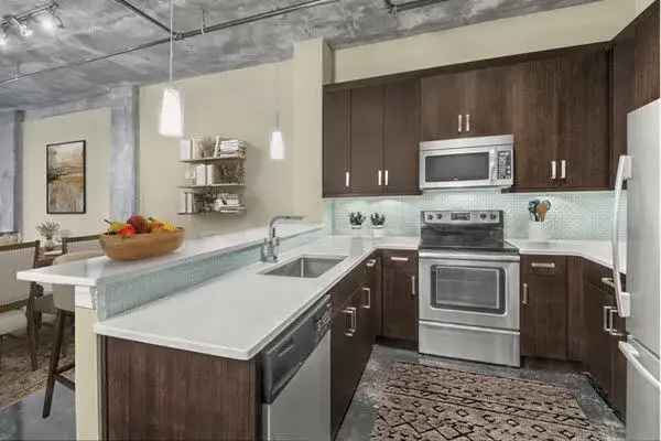 Rent Apartments in Uptown Charlotte with Modern Finishes and Amenities