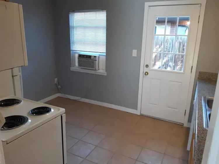 Rent Updated Apartment with 2 Bedrooms 1 Bath Near Fitzsimmons