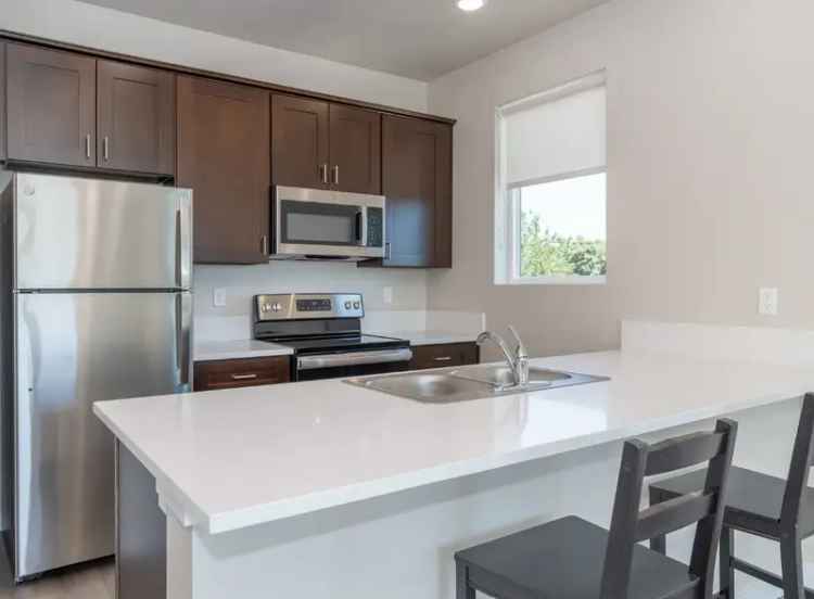 Rent Modern Apartments in Tigard with Stunning Views and Eco-Friendly Living