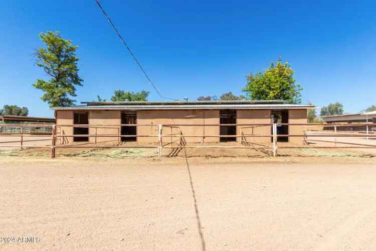 Buy Equestrian Estate in Waddell with 32 Stalls and Covered Arena