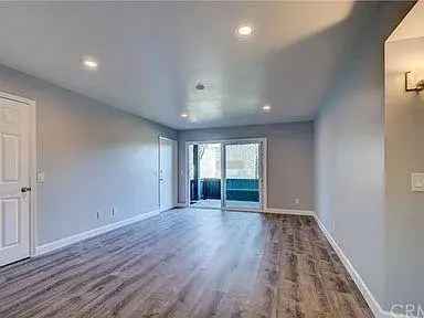 Rent Apartment Unit in Aliso Creek Villas with 2 Bedrooms and Golf View