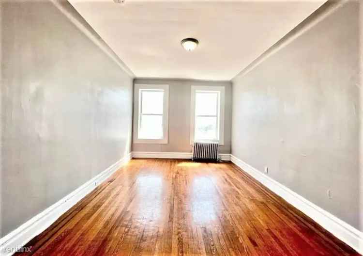 Rent Apartment Unit Beautiful Renovated Near Shops and Parks