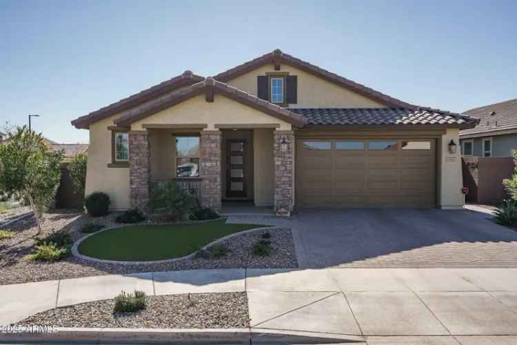 House For Sale in 15915, West Avenida Del Sol, Surprise, Arizona