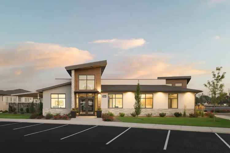 Rent Modern Craftsman Apartments in Meridian with Luxurious Finishes