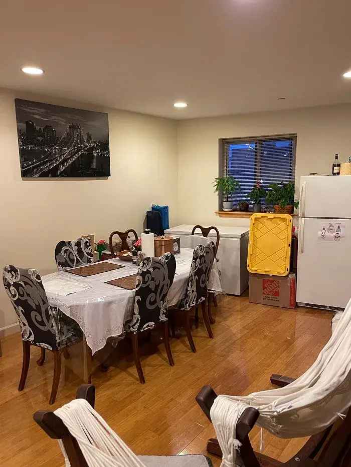 Rent Apartment Unit with Living Room and Eat-in Kitchen