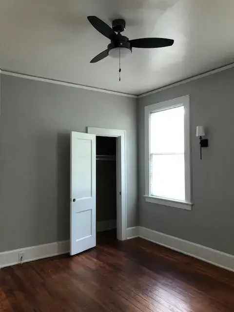 Rent Newly Renovated Apartment in Starland District with Charming Features