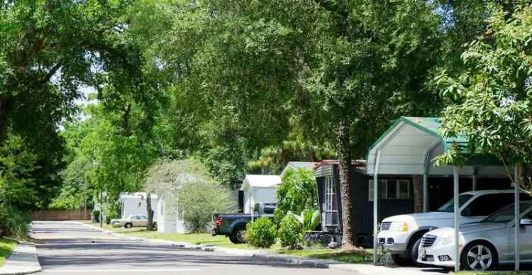 Rent Apartment The Palms Of Archer Southwest Gainesville with Pool Clubhouse