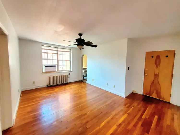 Rent Spacious Apartment in Brightwood Petworth Near Metro