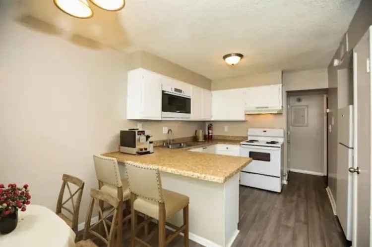 Rent Beautifully Designed Apartments in Thirty-One 32 Cypress