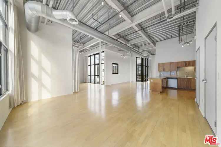 House For Sale in 330, West 11th Street, Los Angeles, California