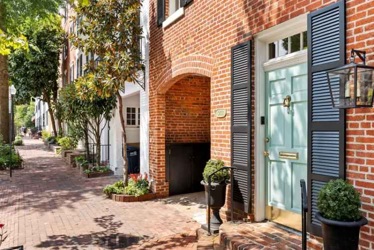 Rent exquisite four level residence in Georgetown with modern elegance