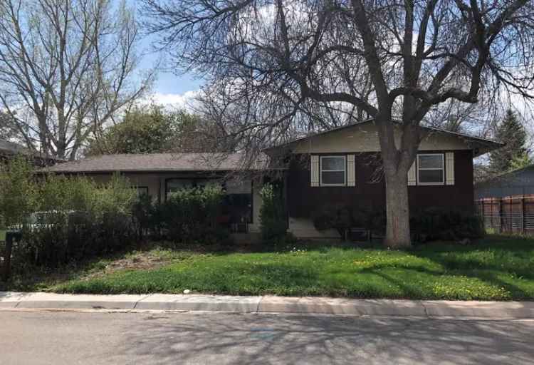 Rent Charming House with Yard Near Campus West Amenities