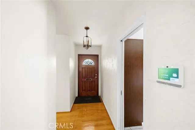 House For Sale in 9725, Alcott Street, Los Angeles, California