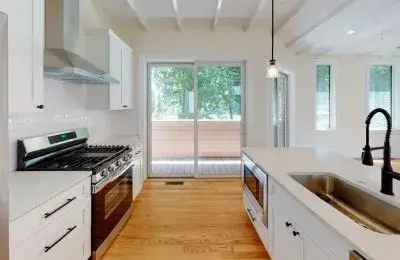 Rent Stunning Apartment Unit in Brookline with 3 Bedrooms and 2.5 Bathrooms