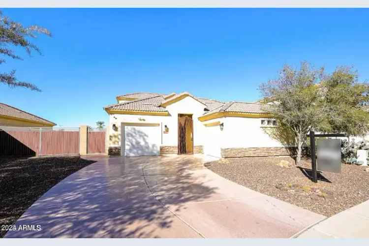 Beautifully Updated Home for Rent in South Mountain with 3 Bedrooms