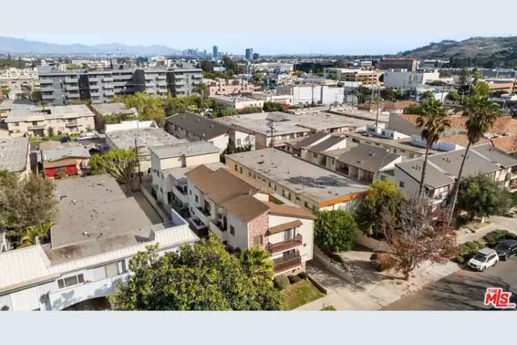 Multifamily property for sale in Palms with investment potential