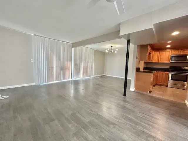 Rent Townhouse in Covina with Swimming Pool Near Citrus College