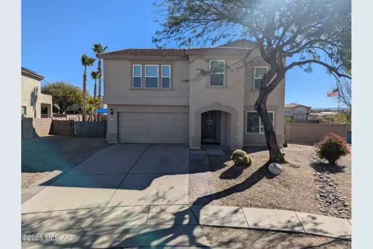 Buy House with Pool and Mountain Views in Beautiful Neighborhood