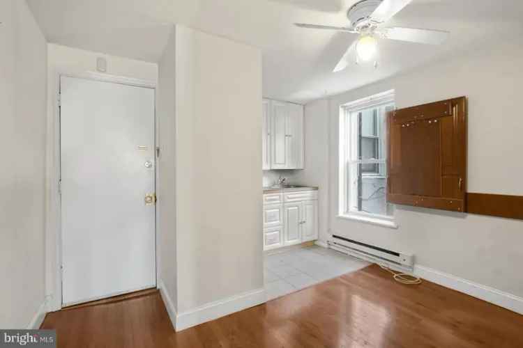 Rent Junior 1 Bedroom Apartment in Fairmount with Modern Features