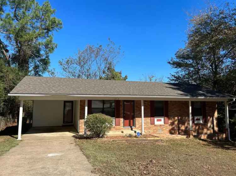 Rent Clean One Level Home 3 Bedrooms 2 Bathrooms in W Little Rock