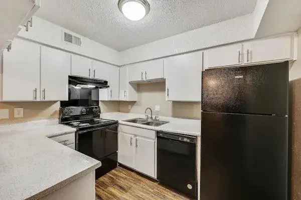 Rent Apartments in Arlington with Great Amenities Near Veterans Park