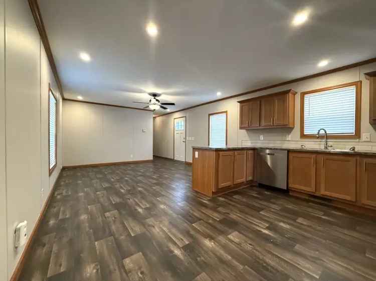 Apartment for Rent in Clinton Township with Modern Comfort and Amenities