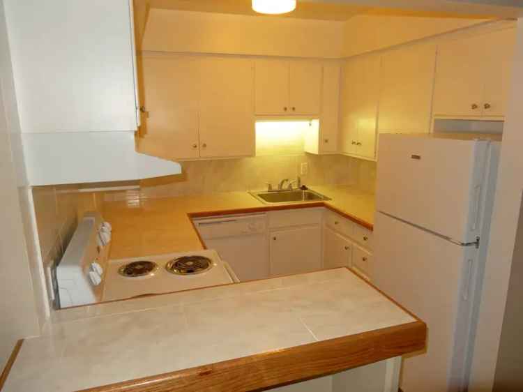 Rent Remodeled Apartments in Brookside with Great Amenities