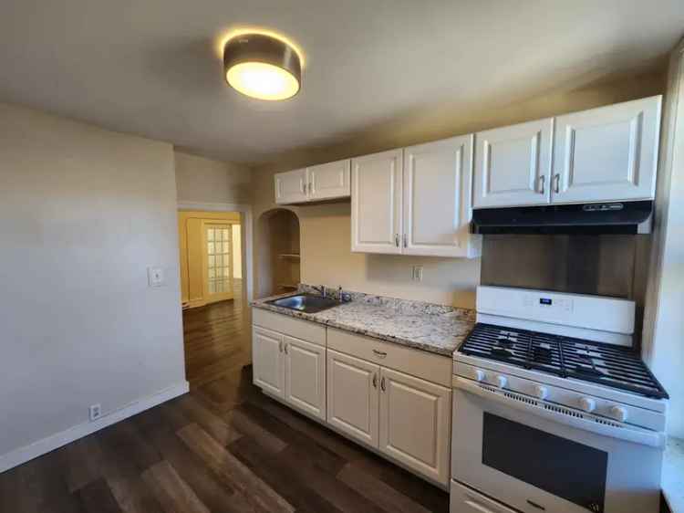 Rent Apartments Near Rutgers with Beautiful Renovations and Immediate Move Ins